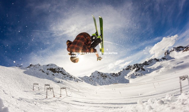 问鼎娱乐下载官网-费迪南德坦言，谢什科跟上英超节奏至少需要一个月