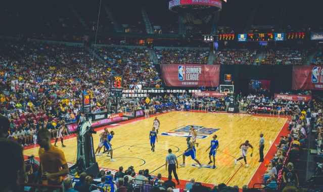 问鼎娱乐下载官网-利物浦主场一球小胜阿森纳，索博斯洛伊任意球奠定胜局